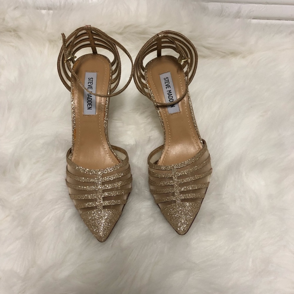 Gold Heels 🔥
